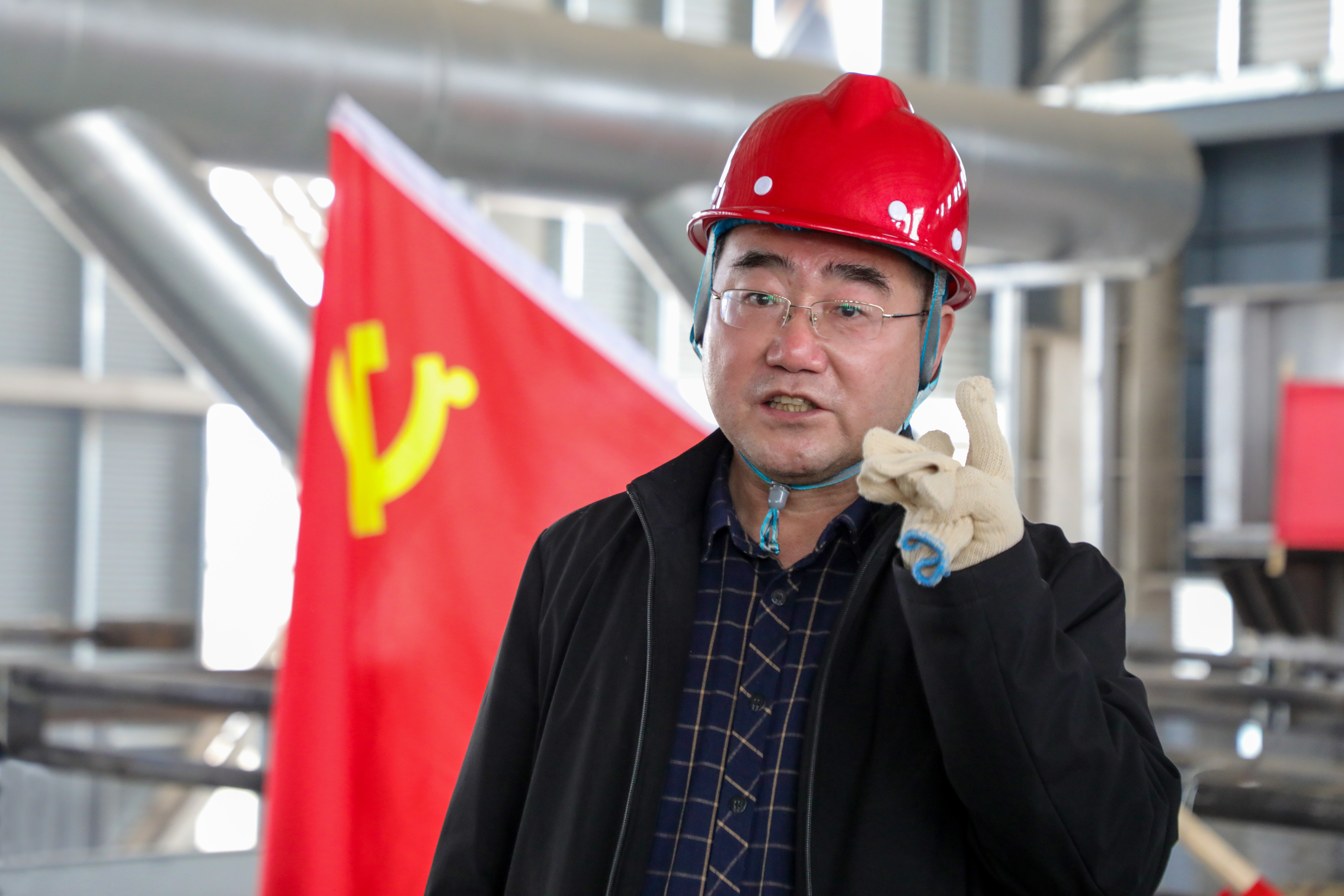 重要進展！許昌安彩熔窯大碹順利合攏